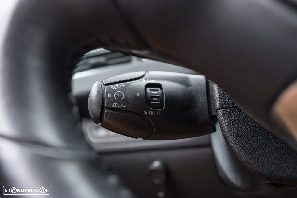 Peugeot 208 1.2 PureTech Signature - 36