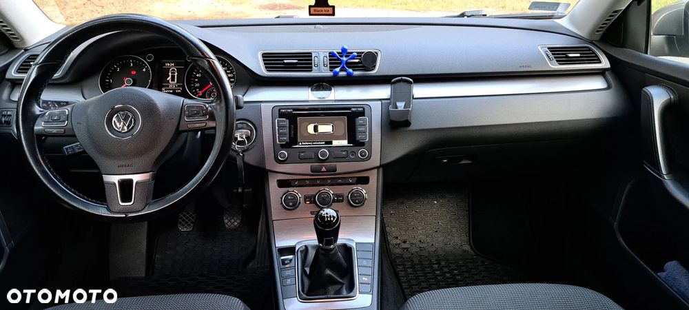 Volkswagen Passat 2.0 TDI Comfortline - 6