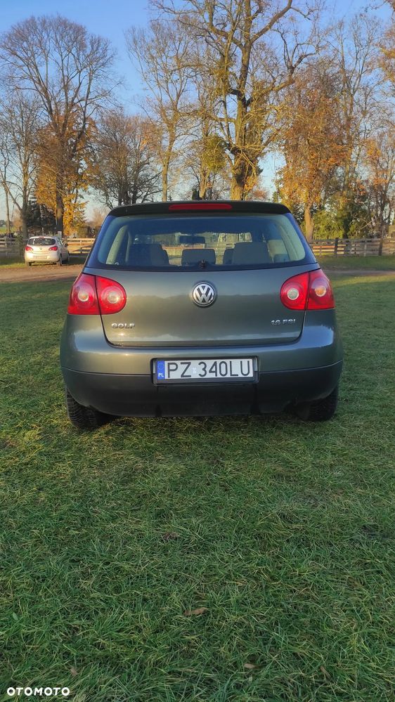 Volkswagen Golf 1.6 FSI Comfortline - 6