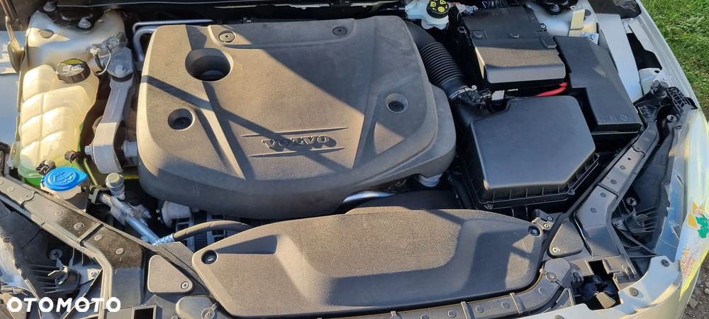 Volvo V40 Cross Country - 18