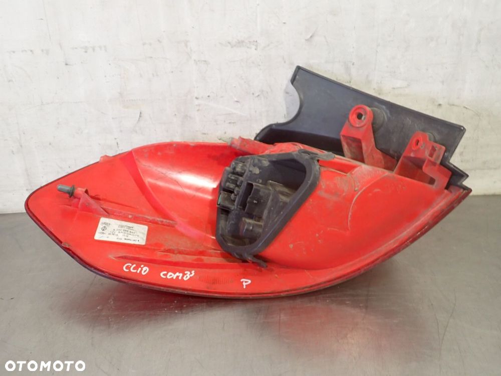 LAMPA PRAWA TYLNA RENAULT CLIO III LIFT 1.5 - 5
