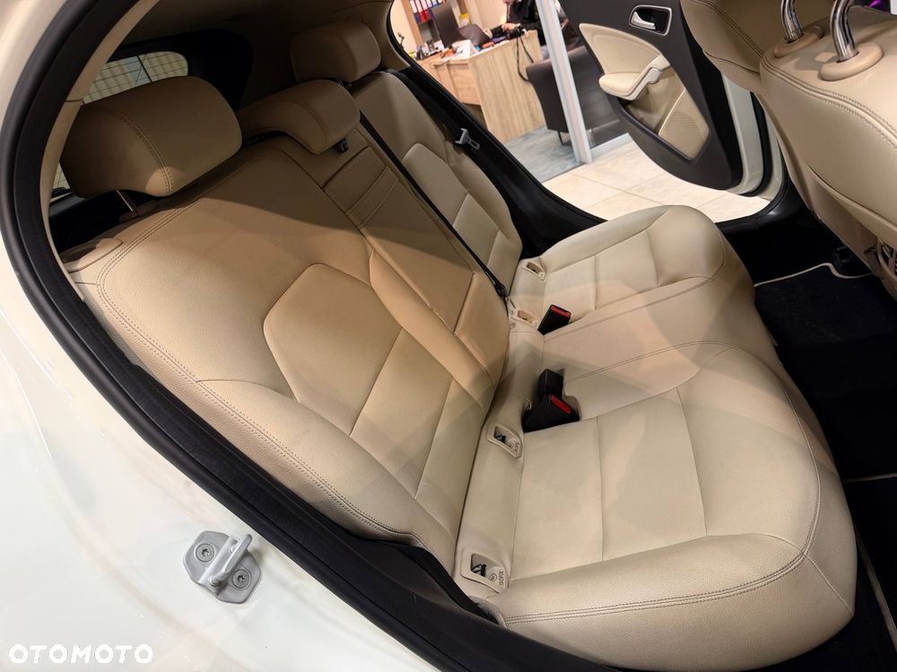 Mercedes-Benz GLA 250 7G-DCT SCORE - 30