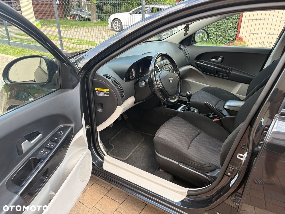 Kia Ceed 1.4 CVVT Attract - 7