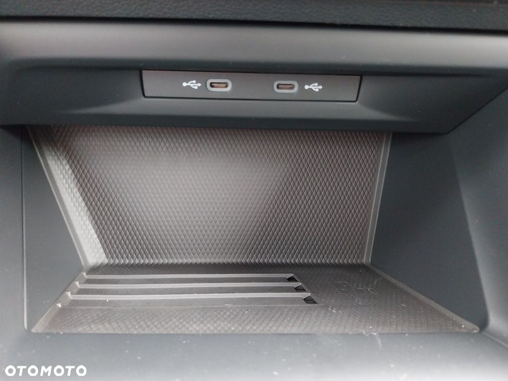 Volkswagen Golf - 36