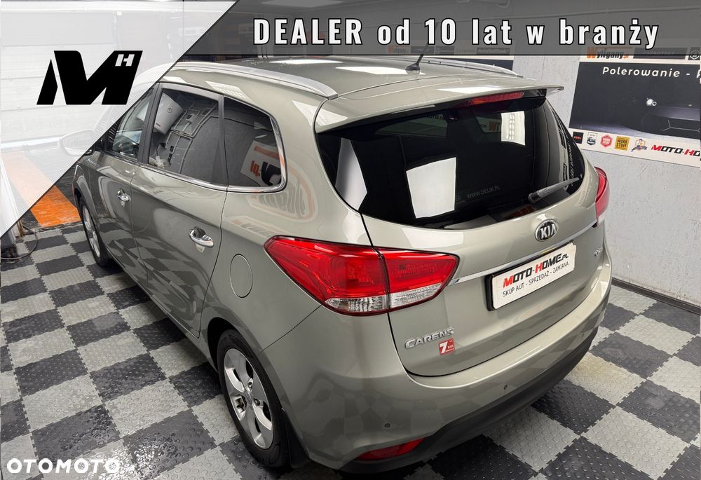 Kia Carens - 7