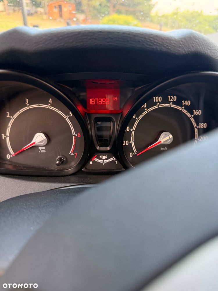 Ford Fiesta 1.25 Ambiente EU5 - 8