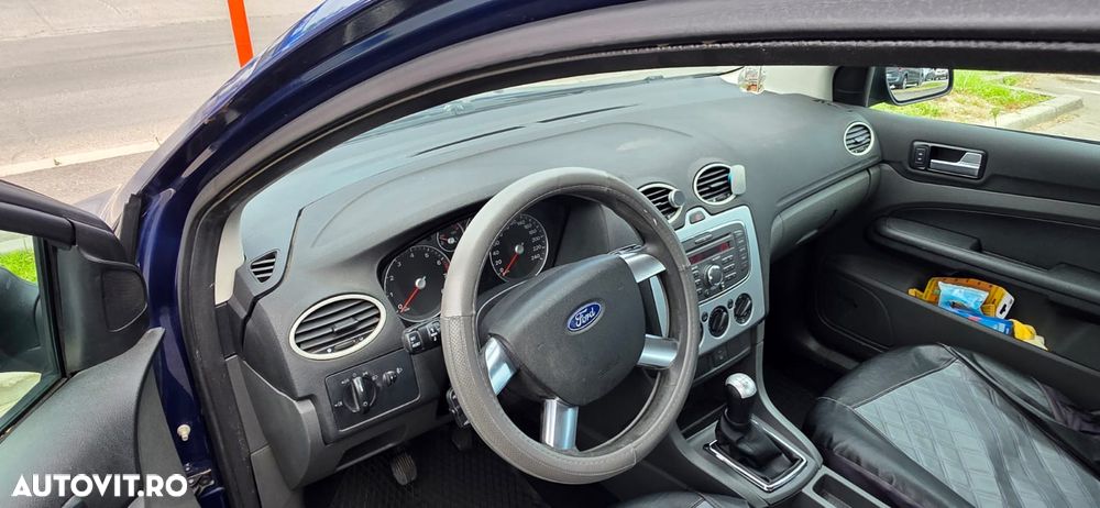 Ford Focus 1.6 Ghia - 5