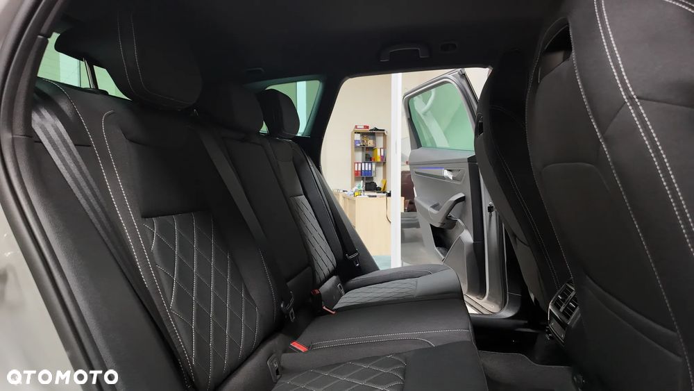 Skoda Karoq 2.0 TDI SCR Sportline - 34