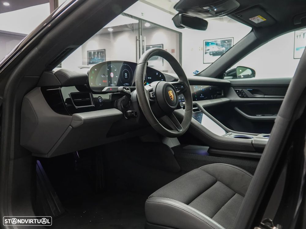 Porsche Taycan 4S - 16