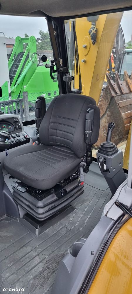 Caterpillar 432F2 - 18