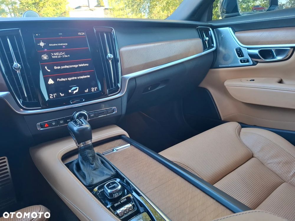 Volvo S90 - 23