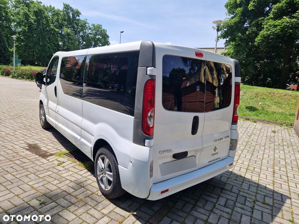 Opel Vivaro - 8