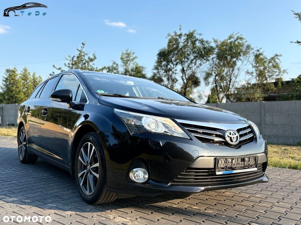 Toyota Avensis Touring Sports 1.8 Executive - 1