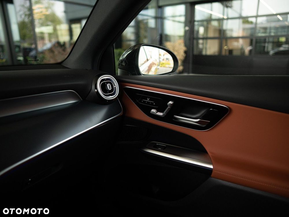 Mercedes-Benz GLC - 27