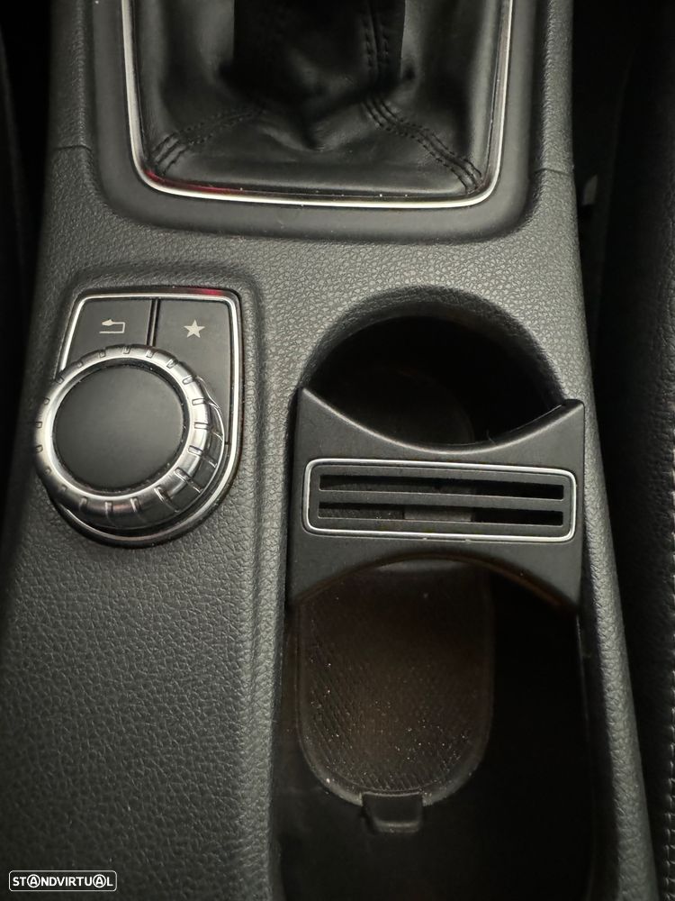 Mercedes-Benz GLA 200 Style - 27