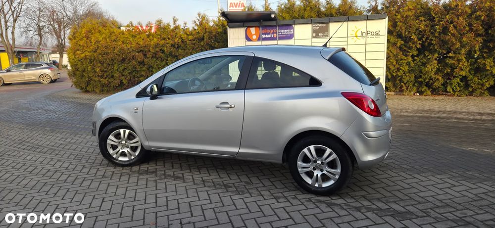 Opel Corsa 1.2 16V Enjoy - 8