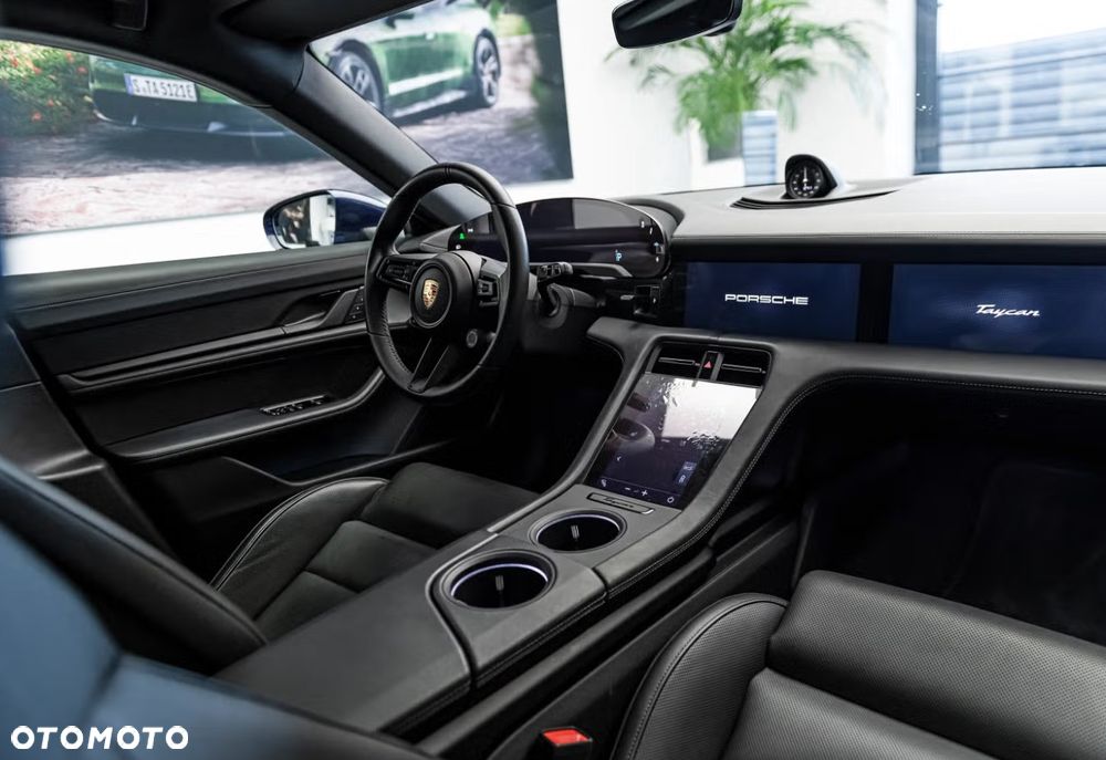 Porsche Taycan - 10