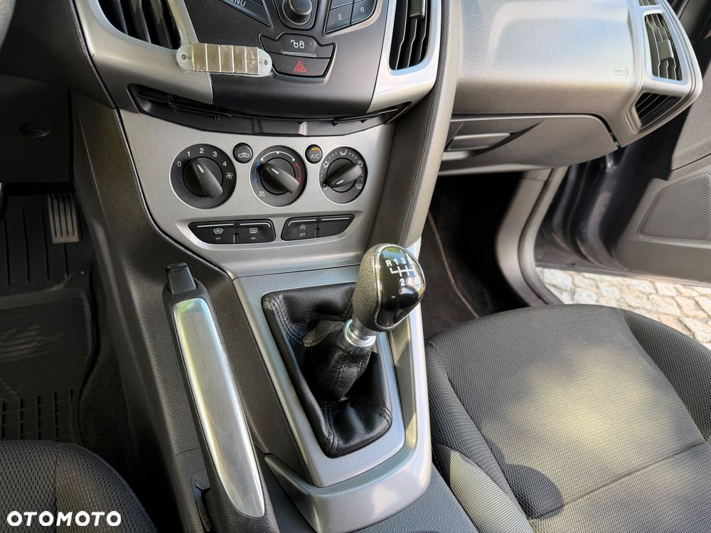 Ford Focus 1.6 TDCi DPF Champions Edition - 27