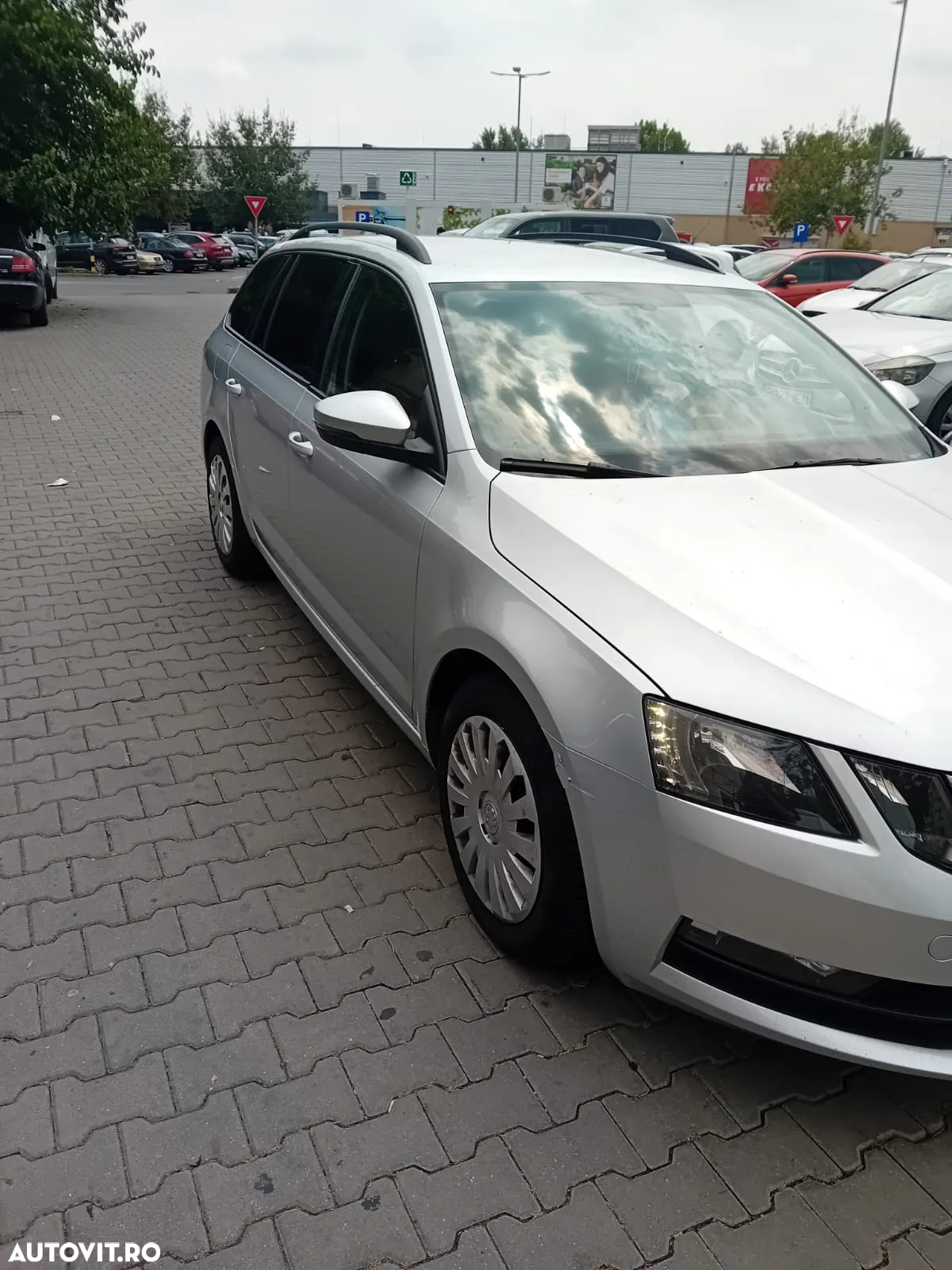 Skoda Octavia Combi Diesel 1.6 TDI Style - 9