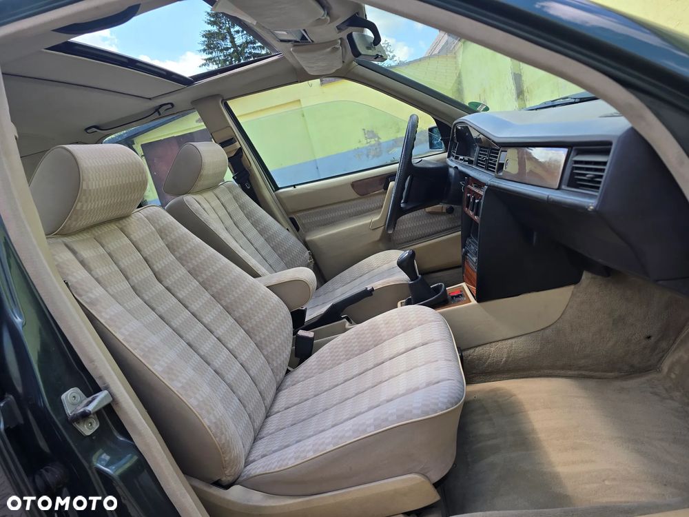 Mercedes-Benz W201 (190) - 9