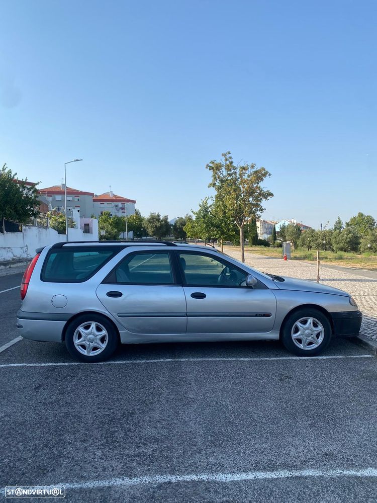 Renault Laguna Break 1.9 dTi RT - 1