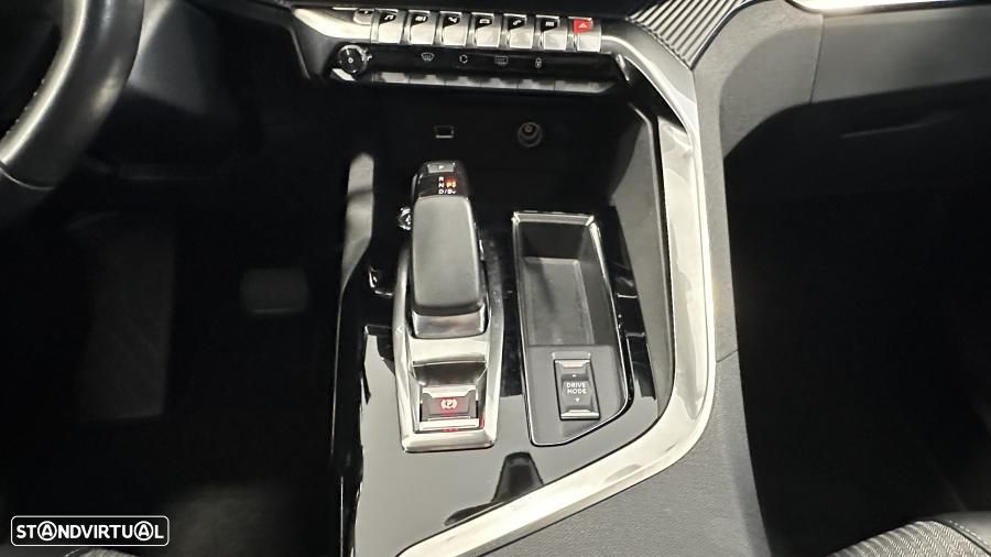 Peugeot 3008 1.6 Hybrid Allure e-EAT8 - 23