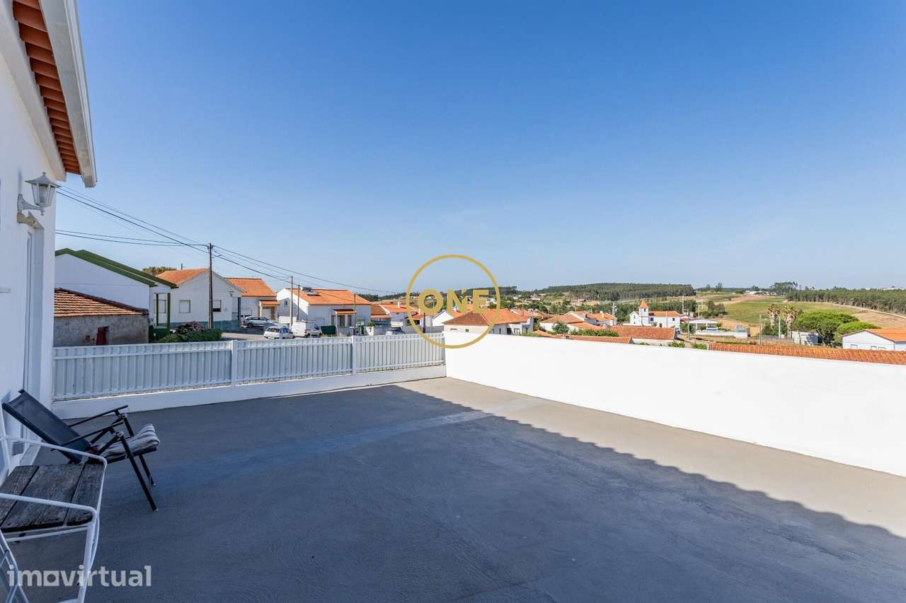 Moradia remodelada com terraço panorâmico e cave com entrada independe - Grande imagem: 3/29
