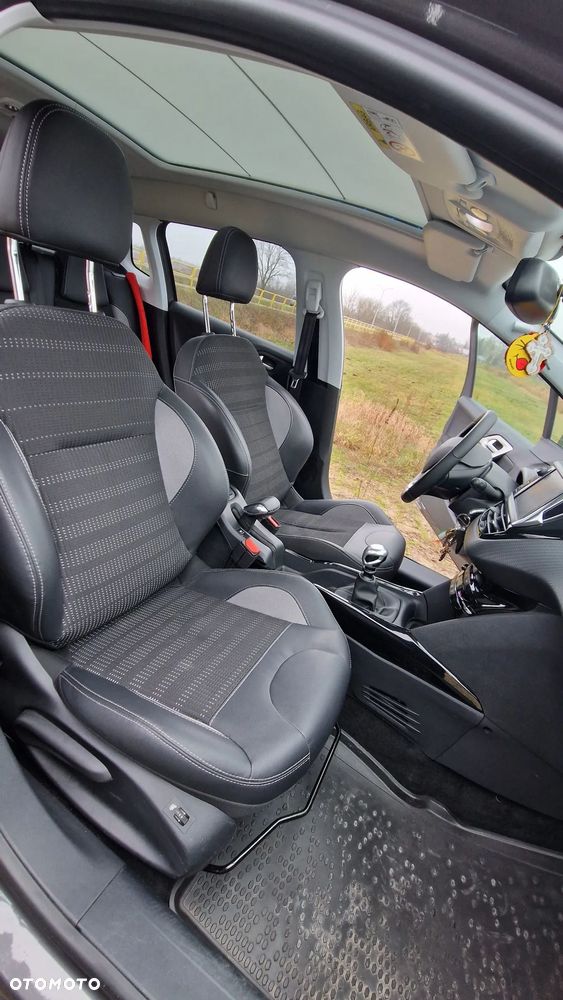 Peugeot 2008 1.2 Pure Tech GPF Allure S&S - 24