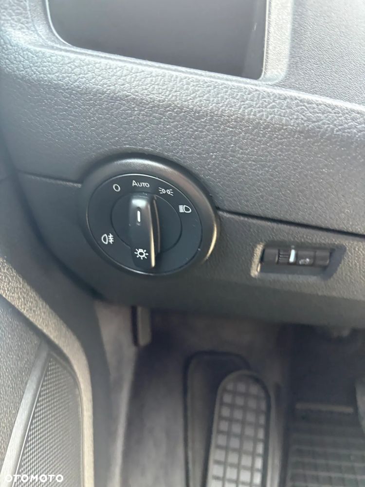 Volkswagen Multivan - 12