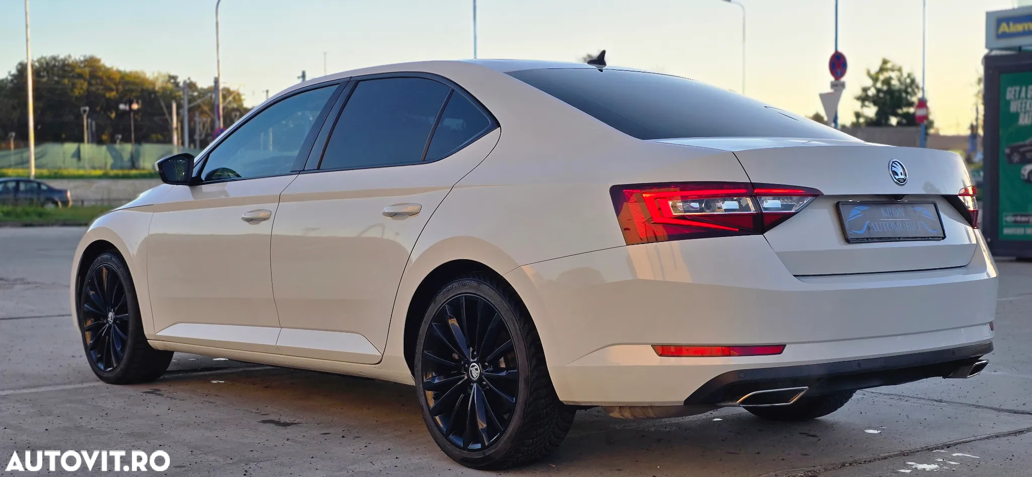 Skoda Superb 2.0 TSI 4X4 DSG Laurin & Klement - 3