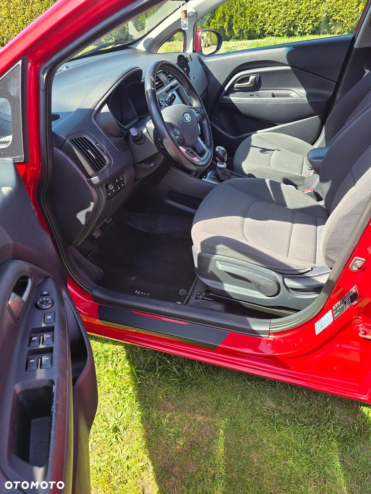 Kia Rio 1.4 L - 16