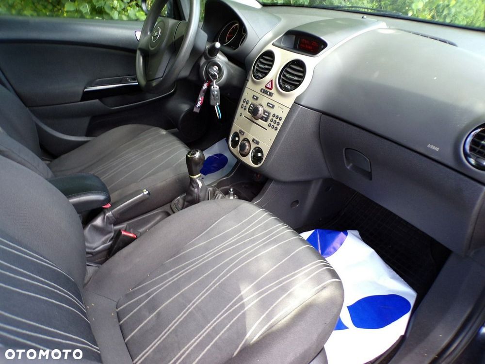 Opel Corsa - 22