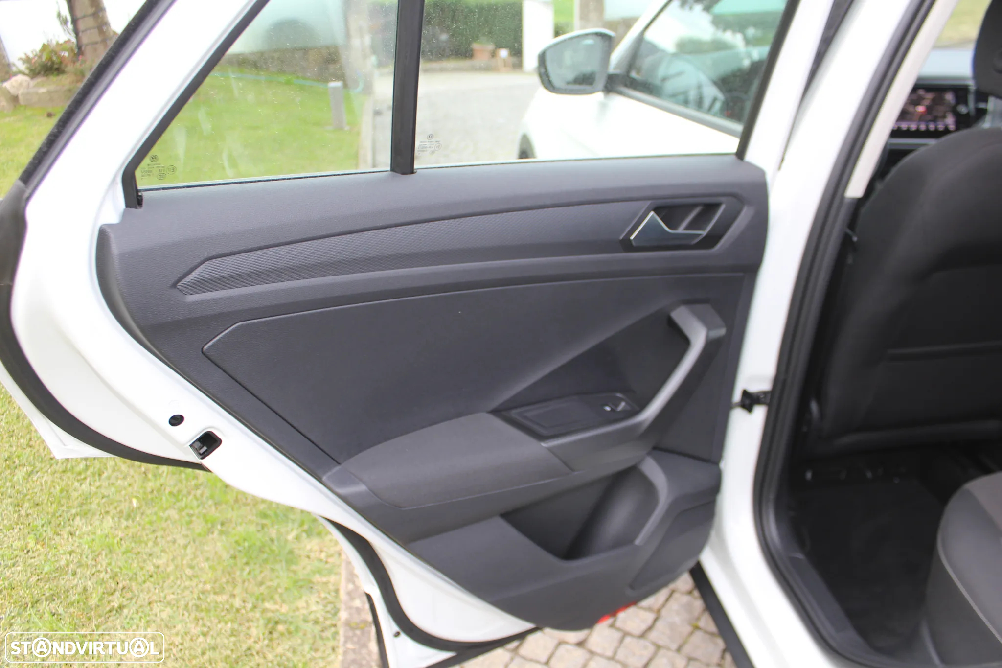 VW T-Roc 1.5 TSI Beats - 22