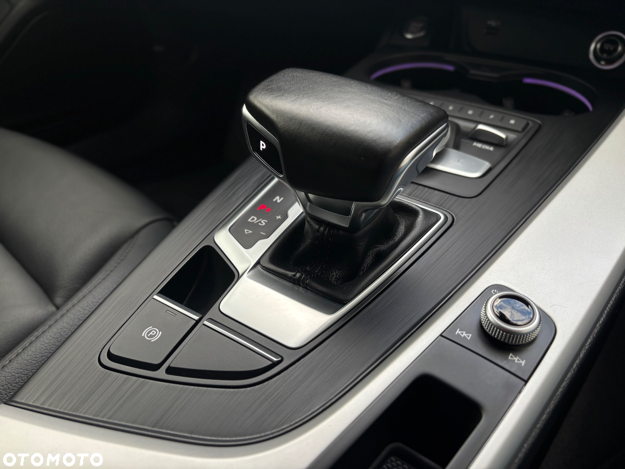 Audi A4 2.0 TDI Design S tronic - 37