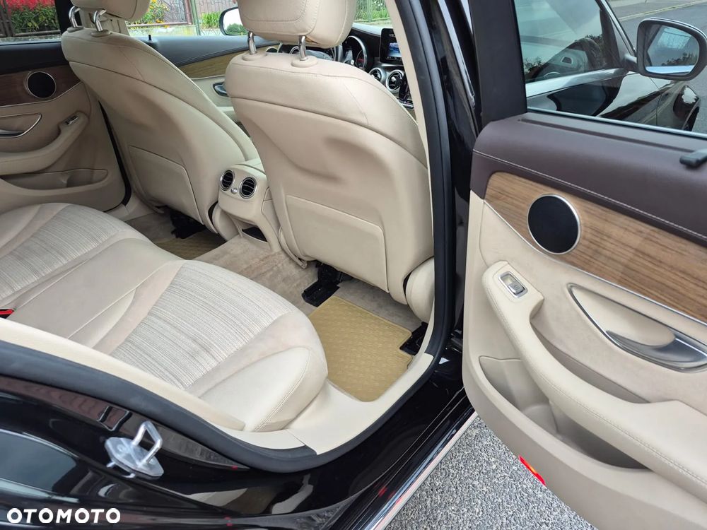 Mercedes-Benz Klasa C 220 d 4-Matic 9G-TRONIC - 16