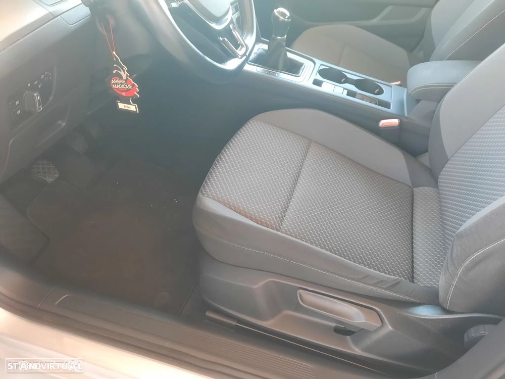 VW Passat 1.6 TDI BlueMotion - 18