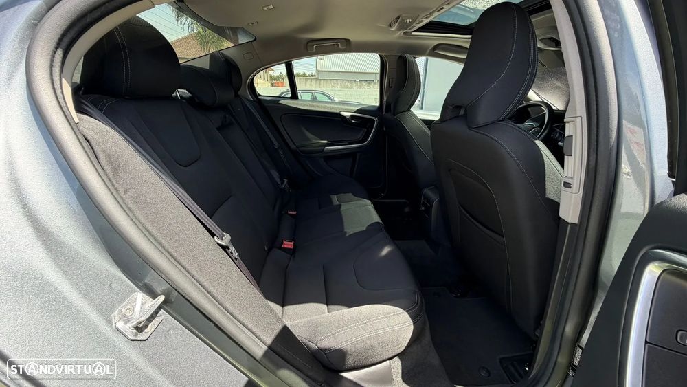 Volvo S60 D4 Momentum - 18