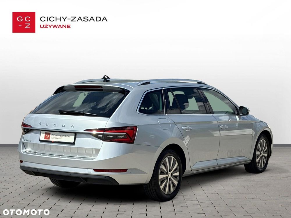 Skoda Superb 2.0 TDI SCR Style DSG - 6