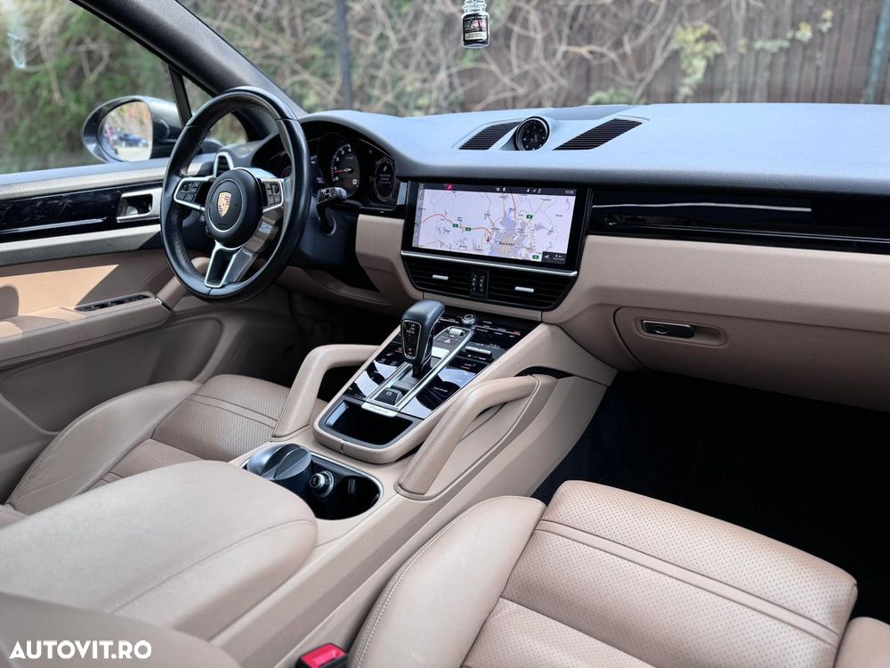 Porsche Cayenne - 13
