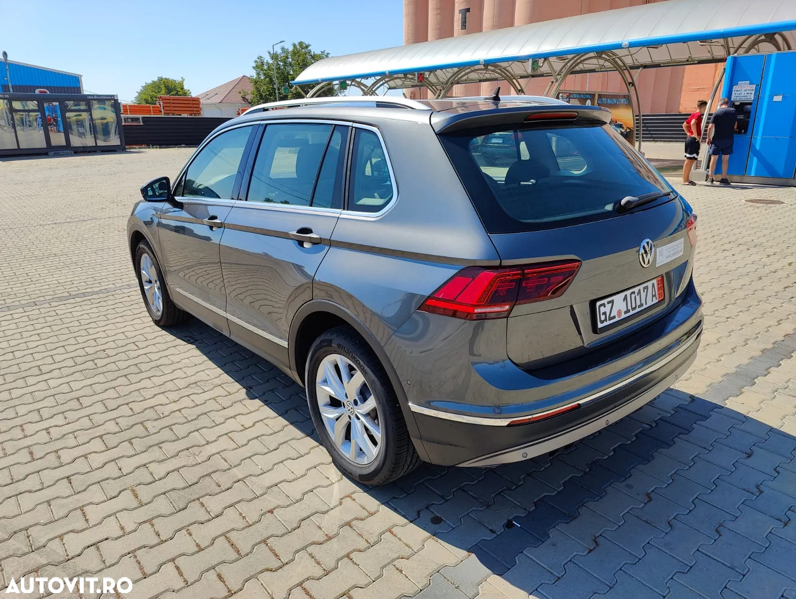 Volkswagen Tiguan 2.0 TDI 4Mot DSG Comfortline - 3