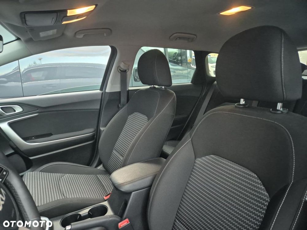 Kia Ceed 1.5 T-GDI M - 12