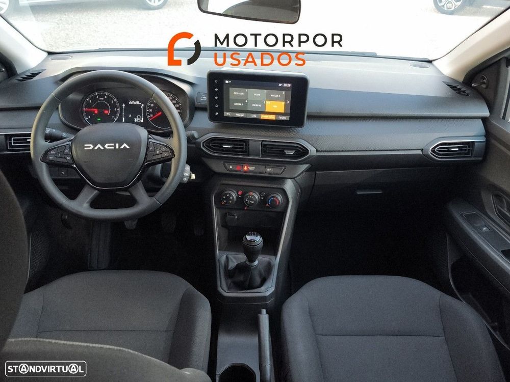 Dacia Sandero 1.0 SCe Essential — fotografia 8