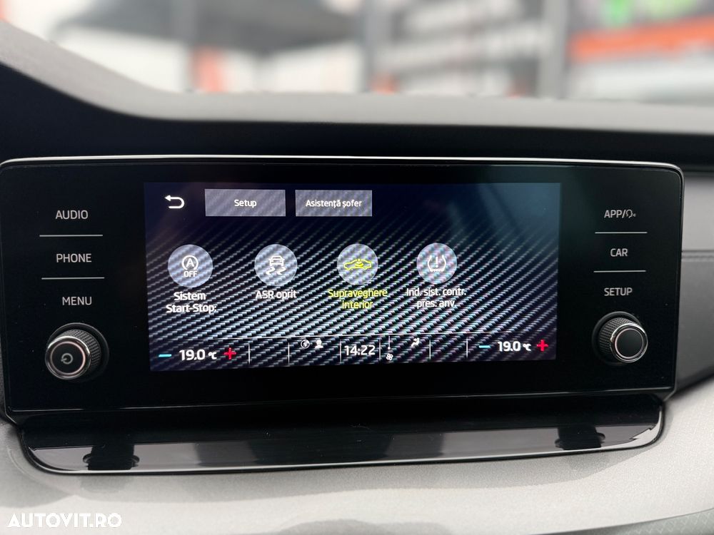 Skoda Octavia Combi 2.0 TDI DSG Premium Edition - 25