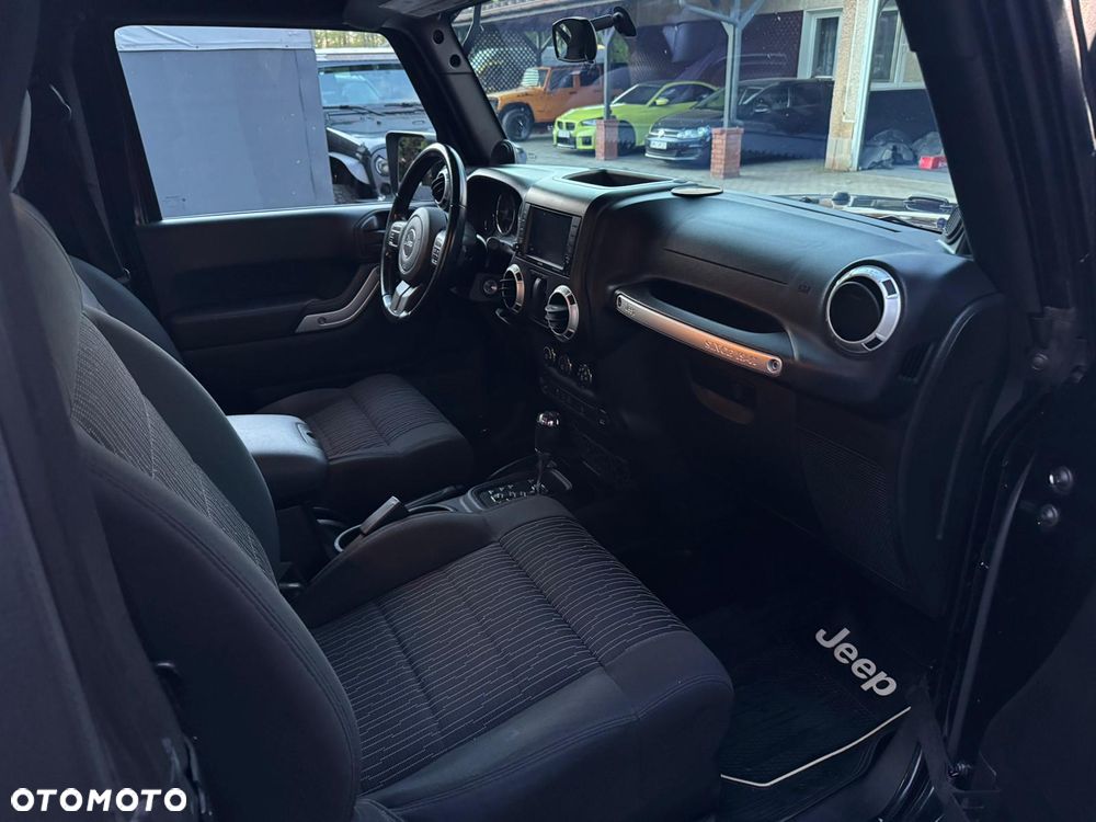 Jeep Wrangler 3.6 Rubicon X - 28