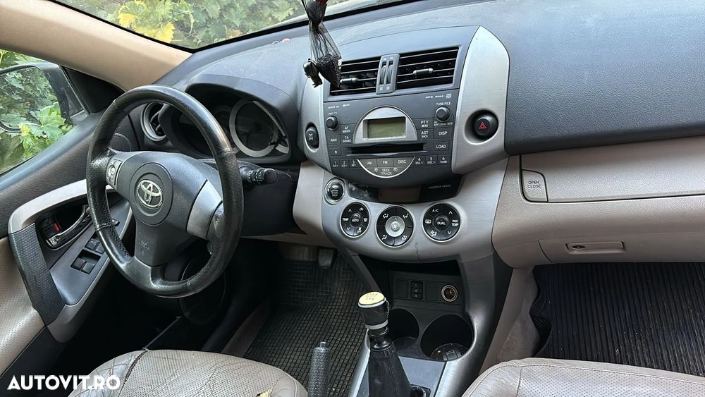 Toyota RAV4 - 5