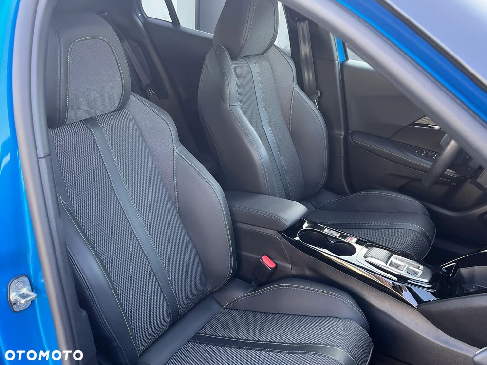 Peugeot 2008 54kWh GT Exclusive - 23