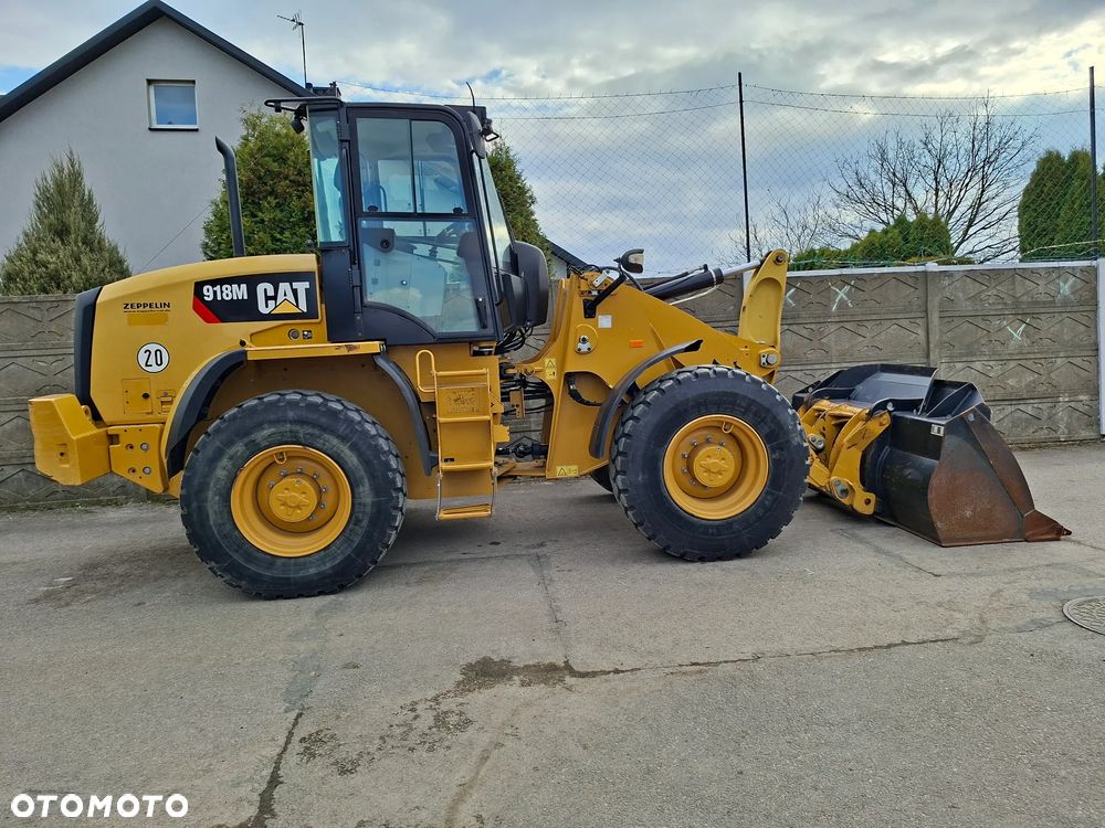 Caterpillar CAT 918 M - 9