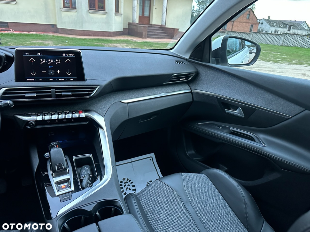 Peugeot 3008 BlueHDi 130 Stop & Start EAT8 GT - 12