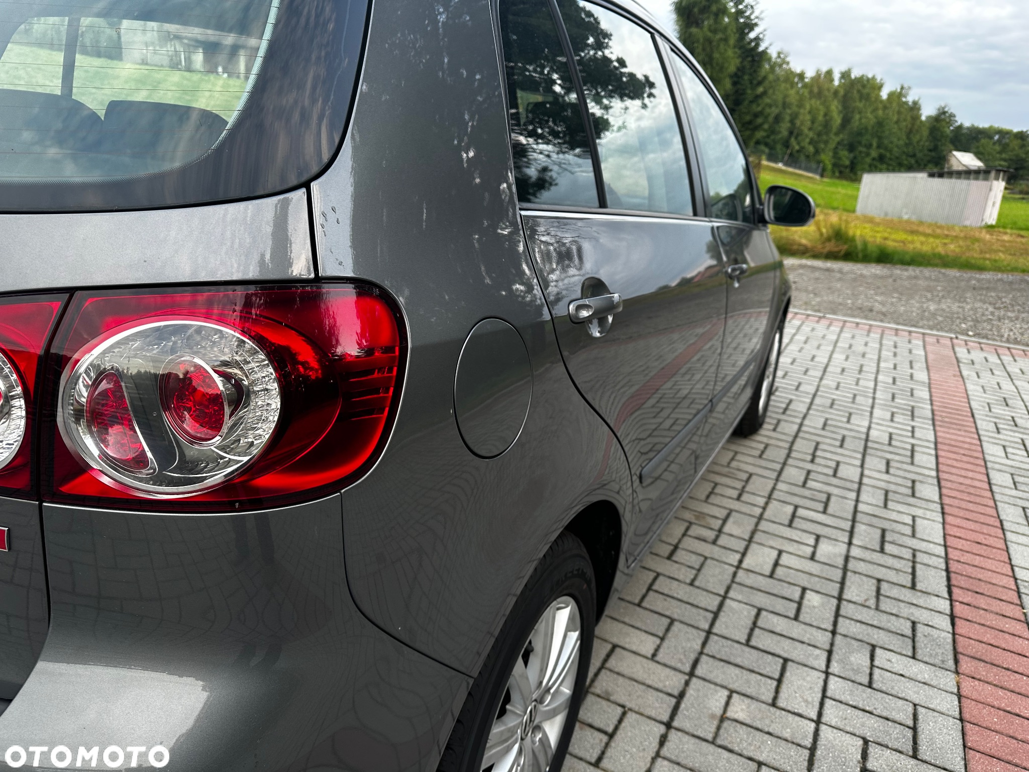 Volkswagen Golf Plus 1.6 TDI BlueMot Comfortline - 9