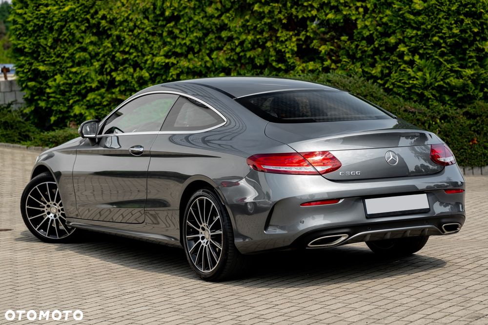 Mercedes-Benz Klasa C 300 9G-TRONIC AMG Line - 11